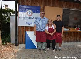 Festwirt Horst Gruber Eroffnete Am Samstag Einen Biergarten Im Falkengarten