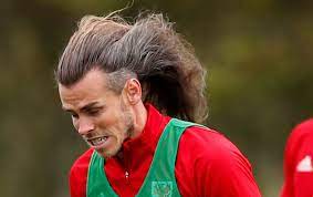 Gareth bale, daha 16 yaşındayken yaşadığı bölgeden farklı olan southampton takımında futbol hayatına başladı. Gareth Bale Haariger Auftritt Beim Wales Training Von Superstar Bale Fussball Bild De