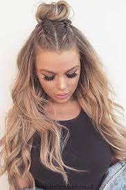 Top Knot Half Up Coiffures Pour Cheveux Longs Picture1 Tendances De La Mode Easy Hairstyles Long Hair Styles Hair Styles