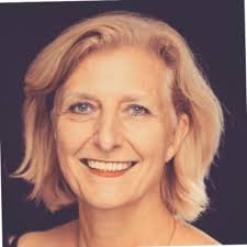 Bei der Prokollchefin des Foreign, Commonwealth and Development Office die  Kopie des Beglaubigungsschreibens des Bundespräsidenten übergeben. Damit ab  heute als Botschafter in Großbritannien aktiv…