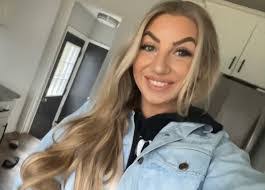 Andre Calhoun's Instagram, Twitter & Facebook