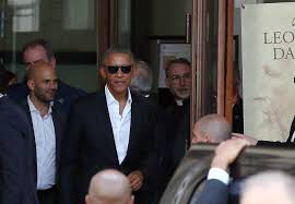 Today, we remember barack obama's tan suit, the worst scandal in presidential history. Remember When All We Cared About Was President Obama S Tan Suit Huffpost Life