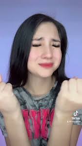 you float too 🎈 #pennywisemakeup #halloweenmakeup