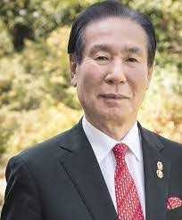 Tim Tutton's Instagram, Twitter & Facebook