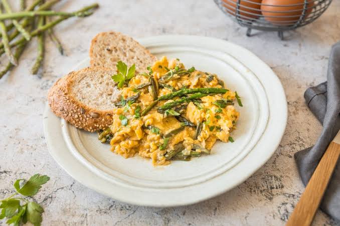 Scrambled Eggs with Wild Asparagus