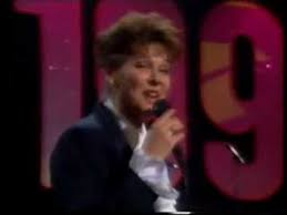 Lotta engberg och casinogänget framför hennes gamla hit fyra bugg och en coca cola till publikens stora jubel. Lotta Engberg Succeshottis Youtube