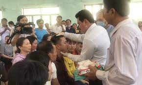 Võ hoàng yên là một thầy thuốc đông y, quê ở ấp cái nước, thị trấn cái nước, huyện cái nước, tỉnh cà mau, việt nam. Tháº§n Y Vo Hoang Yen Chá»¯a Bá»‡nh Gáº§n 100 NgÆ°á»i NhÆ°ng Khong Ai Khá»i Bá»‡nh