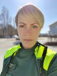 Ambulanssköterskan om coronakrisen: Fler tar sitt förnuft till fånga nu