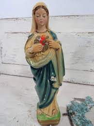Maybe you would like to learn more about one of these? Vintage Chalkware Virgin Mary Statue Immaculate Heart Of Mary Etsy Mary Statue Virgin Mary Statue Statue