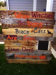 Halloween Decor Made From A Pallet Pallet Halloween Decorations Pallet Halloween Halloween Wood Crafts