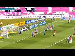 Penalty, penalty kick yoki spot kick) — futbolda qoidani buzgan oʻyinchi guruhiga beriladigan jazo turidir. Lance Polemico Gol De Penalti E Vitoria De Virada Inter 2 X 1 Gremio Youtube