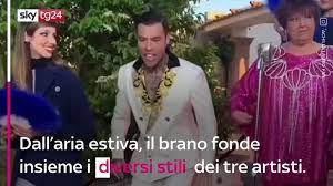 Il videoclip ha già superato le 800mila visualizzazioni. Video Fedez Achille Lauro E Orietta Berti Con Mille Video Sky