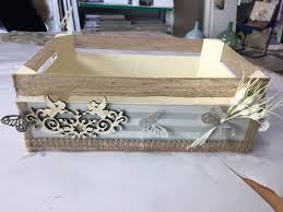 En este tutorial te doy una idea para reciclar las típicas cajas de fresa convirtiéndolas en unas cajas organizadoras muy bonitas y que podrás personalizar. Pin De Takacs Gabriella En Ujra Hasznositas Cajas Decoradas Caja De Fresas Decorada Hacer Cajones De Madera