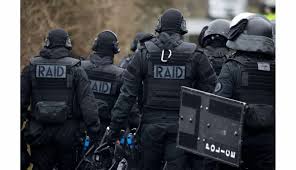 Consultez l'ensemble des articles, reportages, directs, photos et vidéos de la rubrique faits divers publiés le jeudi 18 février 2021. France Faits Divers Canular A Noisy Le Sec 30 Hommes Du Raid Mobilises Pour Rien