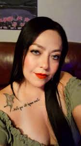 Trabajoo calladitaa, yo no presumo lo que tengooo, y aunque me tiren  sombraaa yo solitaaa me mantengooo 🎶 🎵🍸😊 #jannetc #dailyvlog #saturday  #idontowncopyrightstothemusicinthebackground #sabadofeliz