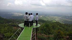 Desa yang dimaksud adalah desa wisata sriharjo, yang terletak di kecamatan imogiri. Wisata Alam Imogiri Bantul Terbaru Gerai News