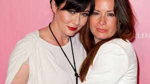 Shannen doherty , kurt iswarienko and david tutera. Krebskranke Shannen Doherty Lasst Sich Xmas Nicht Vermiesen Promiflash De