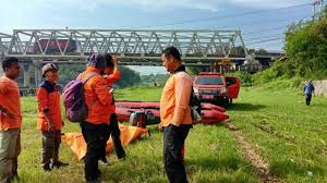 Info loker jne kurir yang selalu update. Siswi 14 Tahun Tenggelam Di Sungai Comal Pemalang Berita Satu