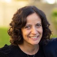 Elisabeth Reich's Instagram, Twitter & Facebook