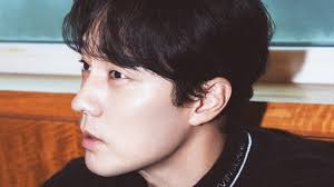 Lee Jung-hoo of the San Francisco Giants contributed to the team's offense  with a long shot and a sc..