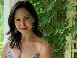 You'd think that would be the smart thing to do, wouldn't you? Meet Tanya Mikaela Artist Author Spiritual Practitioner Leader Shoutout La