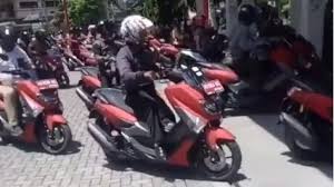 Seperti hand sanitizer, tisu kering dan basah, alat makan hingga tas belanja sendiri. 5 Hits Otomotif Pagi Ariel Noah Incar Suv Motor Dinas Rasa Kopdar