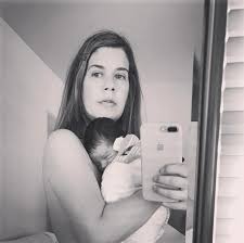 Η κατερίνα μουτσάτσου είναι μητέρα δύο αγοριών και απολαμβάνει τη μητρότητα όσο τίποτε. H Katerina Moytsatsoy Pozarei Me To Neogennhto Kai Ton Syzygo Ths Cretapost Gr