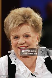 430 Maria Hellwig Photos & High Res Pictures