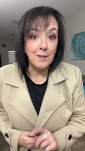 The perfect coat for work! This coat would definitely be a staple for any  closet. Best winter coat ever! #grwm #winterfashion #coat #quality #fashion