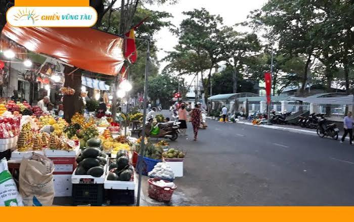 Chợ Lưu Chí Hiếu