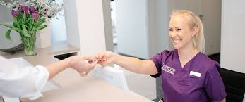 So, a bit about me. Zahnarzt Munchen Nymphenburg Zahnarztpraxis Dr Yakin Munchen Im Arztehaus Nymphenburg