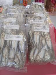 Nasi hangat dan ikan asin, siapa yang tak tergoda akan aroma makanan khas orang indonesia ini? Produk Ikan Asin