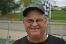 Watch now: Cold, wet weather doesn't deter race fans at Bristol Saturday