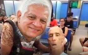 Edwin Mundo llevando a votar...