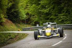 Sous un soleil radieux les pilotes ont pu exprimer pleinement leurs talents et signer des records sur cette course de côte de marchampt. Actualites