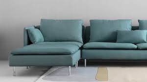 Ich biete ein selten genutztes, etwas eingestaubtes rotes sofa an. Sofas Armchairs Ikea