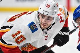 Jan 13, 2021 · derek ryan, calgary flames (amy irvin / the hockey writers) he has also been a nice secondary scorer through his first two seasons in calgary, with a point per game pace of 0.45. A Look At What Makes The Flames Derek Ryan A Dominating Force Inside The Faceoff Circle The Athletic