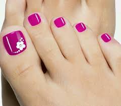 Te presento los modelos de uñas mas populares de este año. Decoracion De Unas Para Pies Imagenes Disenos Y Tendencias