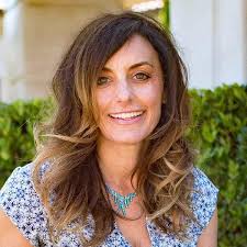 Sacred Silver Linings: Uplifting Stories From Women Who Found the Bright  Side in Dark Times: Keenan, Melisa, Rogers Markwell, Jennifer, Spor,  Jennifer, Holt, Kelsie, Martínez McDermott, Laura, Parent, Melissa Lee,  Rachelle Fagetan,