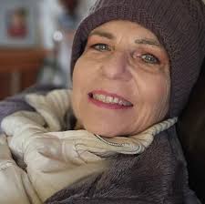 This man's name now shall be "The Bee Whisperer" 😅