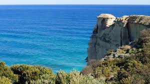 But, feeling unworthy to be crucified in the same manner as his savior, peter requested to be crucified upside down, on an inverted cross, which he was. Die Zwolf Apostel Twelve Apostles Australiens Schweinisches Highlight Der Great Ocean Road Passenger On Earth