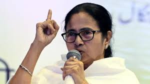 ISRO kuuluu Intialle...ei millekään poliittiselle taholle": Mamata Banerjee  Chandrayaan 3:sta : r/india