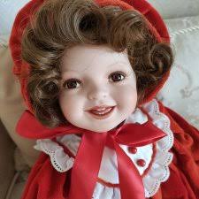 Фарфоровая кукла