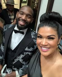 🖤I was honored last night as “BT Parker's Physician of the Year” for my  service to Gwinnett County!!!!!⁣ ⁣ 1-I attended medical school at Georgia  PCOM in Suwanee 2009-2014⁣ 2-I matched into