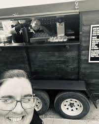 Does anyone provide Champange wall/tower? Looking for 2026☺️