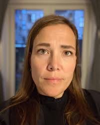 Når kæden hopper af 😞 I går påstod B.T. og Ekstra Bladet, at landets  justitsminister under pressemødet i onsdags skulle have hvisket ”det skal  du ikke svare på” til statsministeren på et