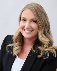 Julie Showalter's Instagram, Twitter & Facebook