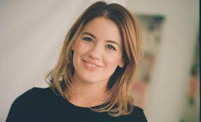 Laura Currie's Instagram, Twitter & Facebook