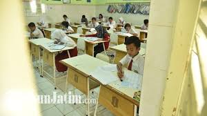 Daftar smpn favorit di surabaya bisa pakai nilai un dan tpa. Ppdb Smpn Kawasan 2019 2020 Di Surabaya Persyaratan Nilai Ujian Nasional Rata Rata Tak Lagi 8 5 Tribun Jatim