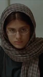 Tidak ada ending yang spektakuler, film A Separation layaknya film Iran  pada umumnya, justru setiap detiknya merupakan bagian terpenting dan  matapun enggan untuk berpaling. Film A Separation disutradarai oleh Asghar  Farhadi yang